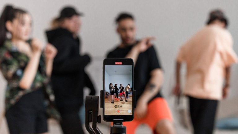 Comparing TikTok and YouTube: A Guide to Video Creation Comparing TikTok and YouTube: A Guide to Video Creation