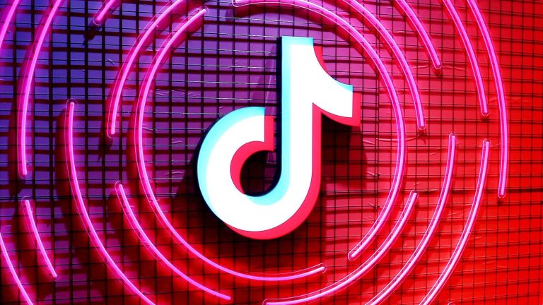TikTok’s Influence: Traditional Media vs. Social Media Platforms TikTok’s Influence: Traditional Media vs. Social Media Platforms
